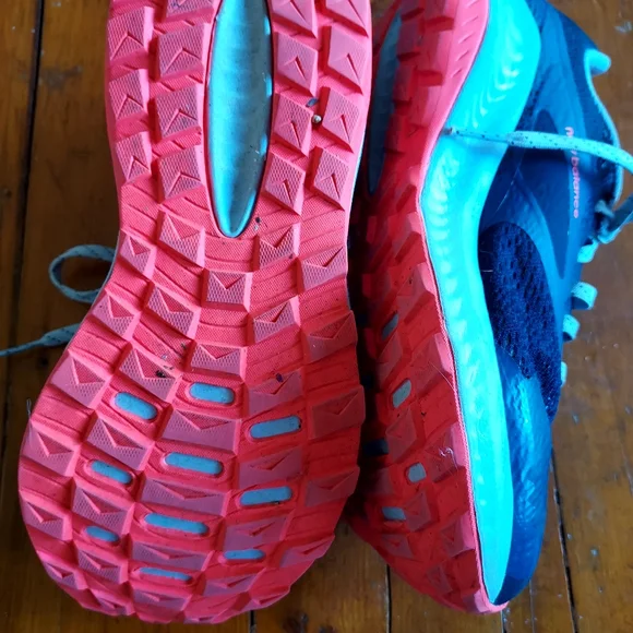 New Balance Navy Blue tennis shoes - Picture 3 of 4